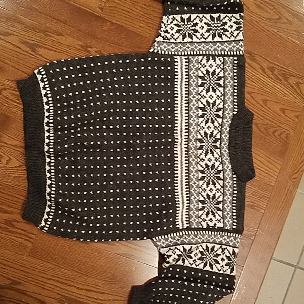 Gorgeous hand knit wool sweater